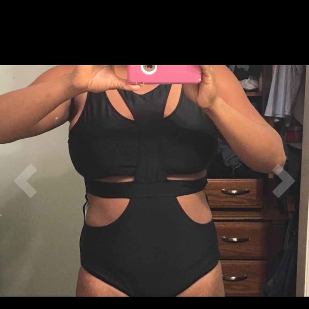 Bathing suit - Picture 3 of 3